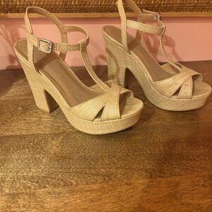 Natural Woven T-strap Platform Sandals